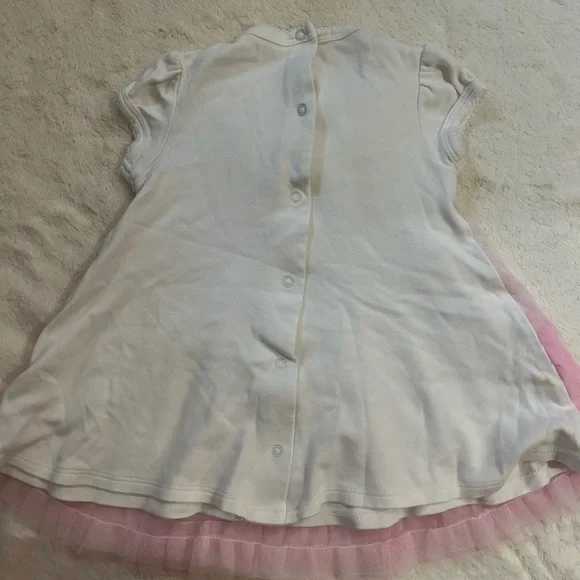 Baby dresses - Picture 3 of 3